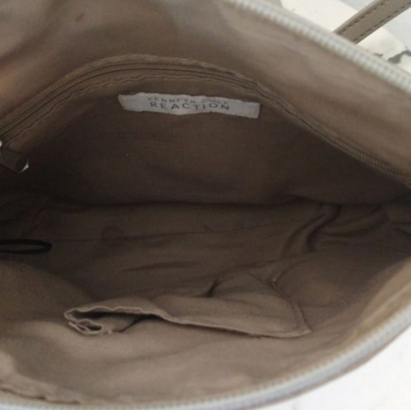 Kenneth Cole Reaction Purse Approx W 10"xH 7" strap drop 24" VGUC - Picture 3 of 8